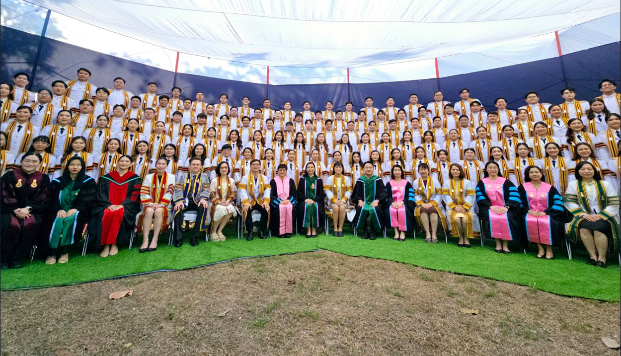 ขอแสดงความยินดีกับบัณฑิตแพทย์ รุ่นที่ 24 ม.นเรศวร ประจำปีการศึกษา 2566 ในโอกาส รับพระราชทานปริญญาบัตร